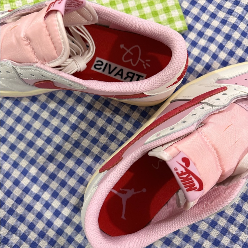 Nike Women's White and Pink Sneakers with Red Accents - Picture 7 of 8